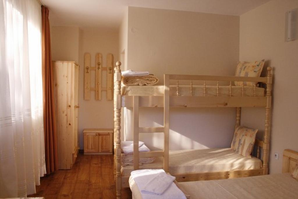 Family Hotel Ilinden Shipkovo  Habitación foto