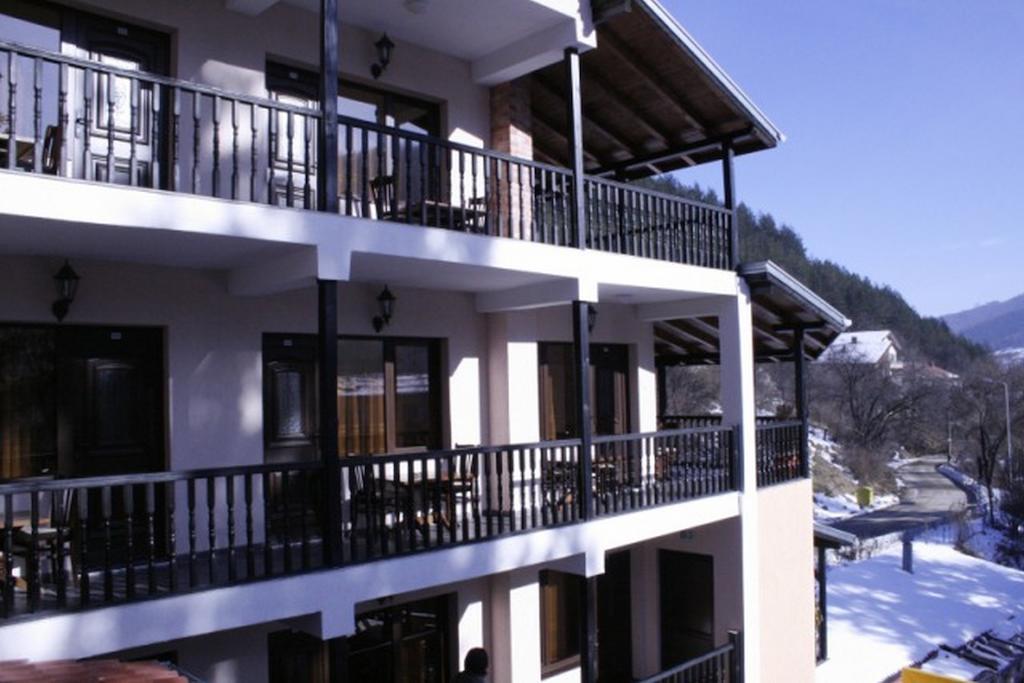 Family Hotel Ilinden Shipkovo  Habitación foto